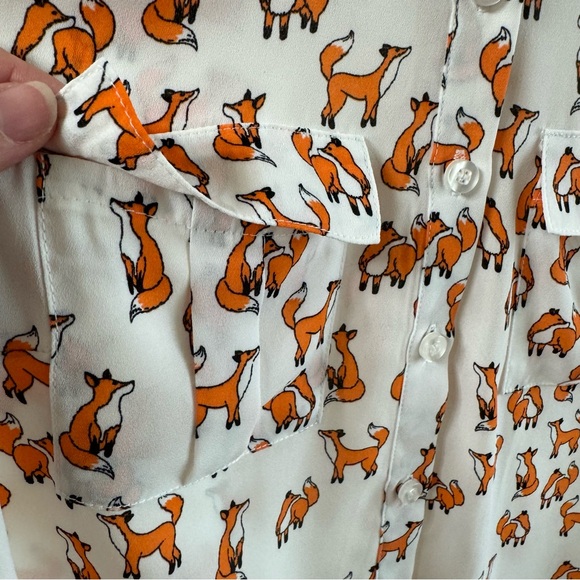 Soho New York&Co Fox Print Sleeveless Button Up Tank Size XS - Picture 4 of 7